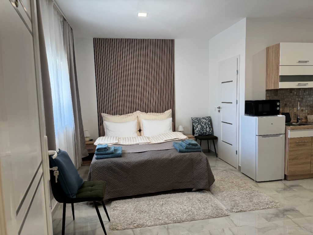 Emelet 3. apartman — 6