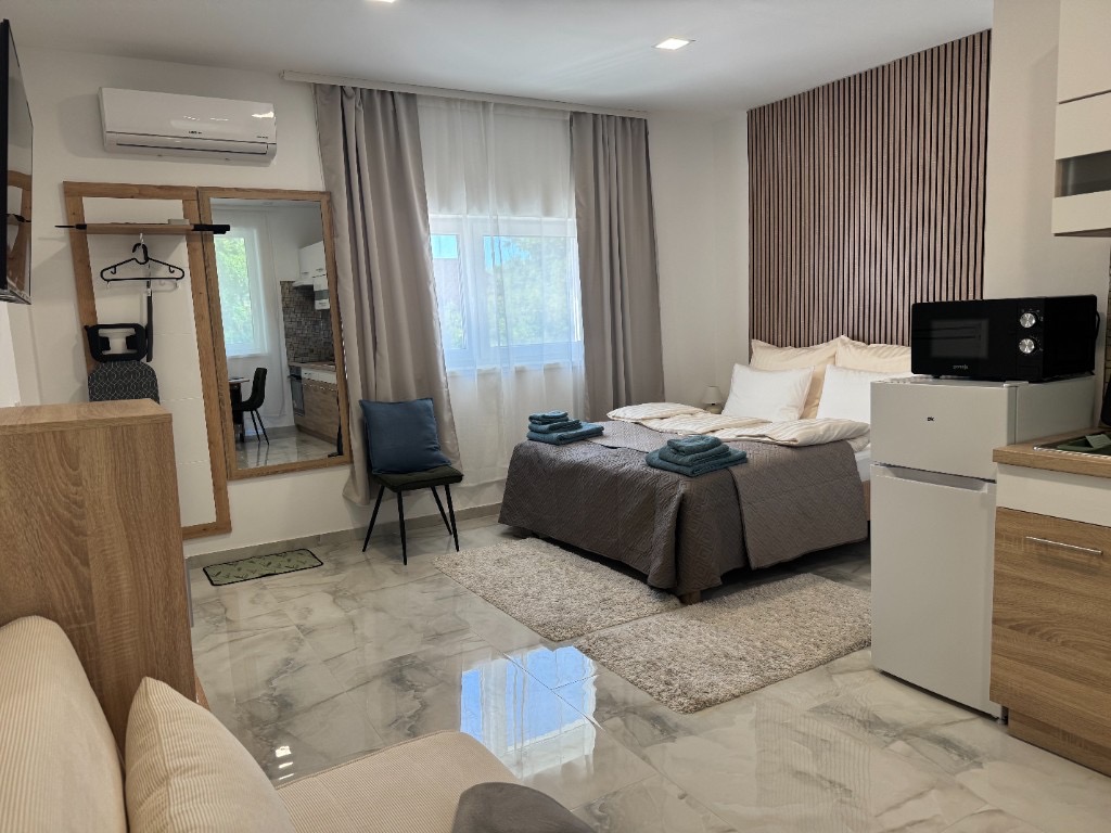 Emelet 3. apartman — 1
